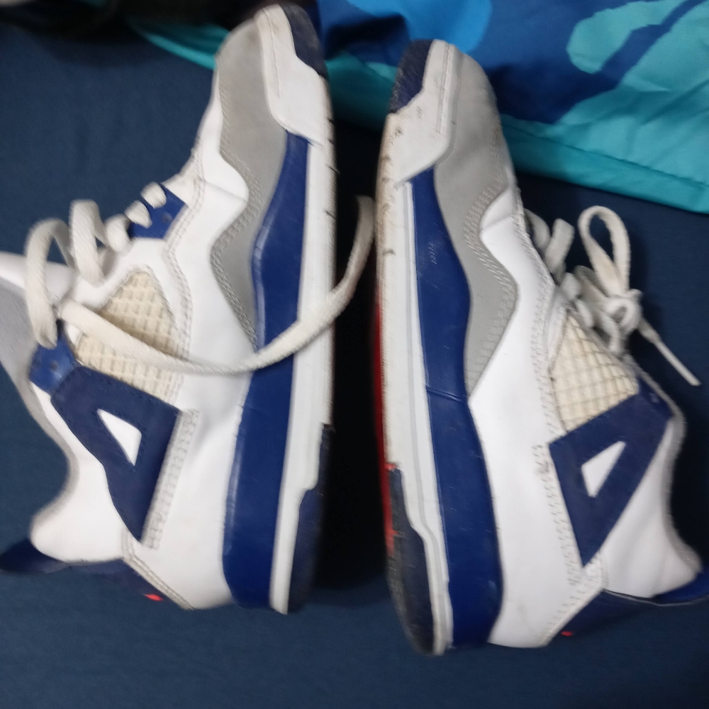 Shoes - Picture 2 of 3
